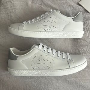 BRAND NEW GUCCI ACE SNEAKERS